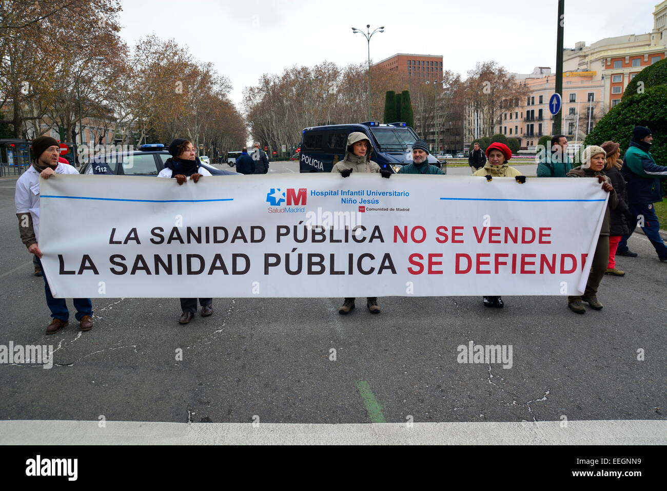 18 janvier, 2015. Une bannière contre les coupes dans le financement des soins de santé au cours d'une manifestation à Madrid, Espagne. Credit : Marcos del Mazo/Alamy Live News Banque D'Images