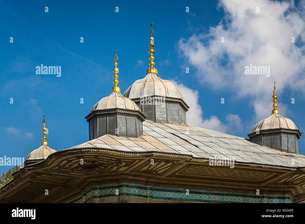 L'architecture turque sur les bâtiments religieux dans le quartier de Tophane Istanbul, Turquie, en Eurasie. Banque D'Images