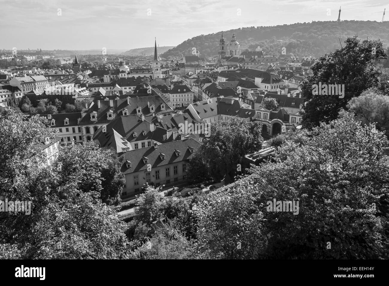 Vue sur la vieille ville de la Mala Strana. Prague. République tchèque. Noir et blanc. Banque D'Images