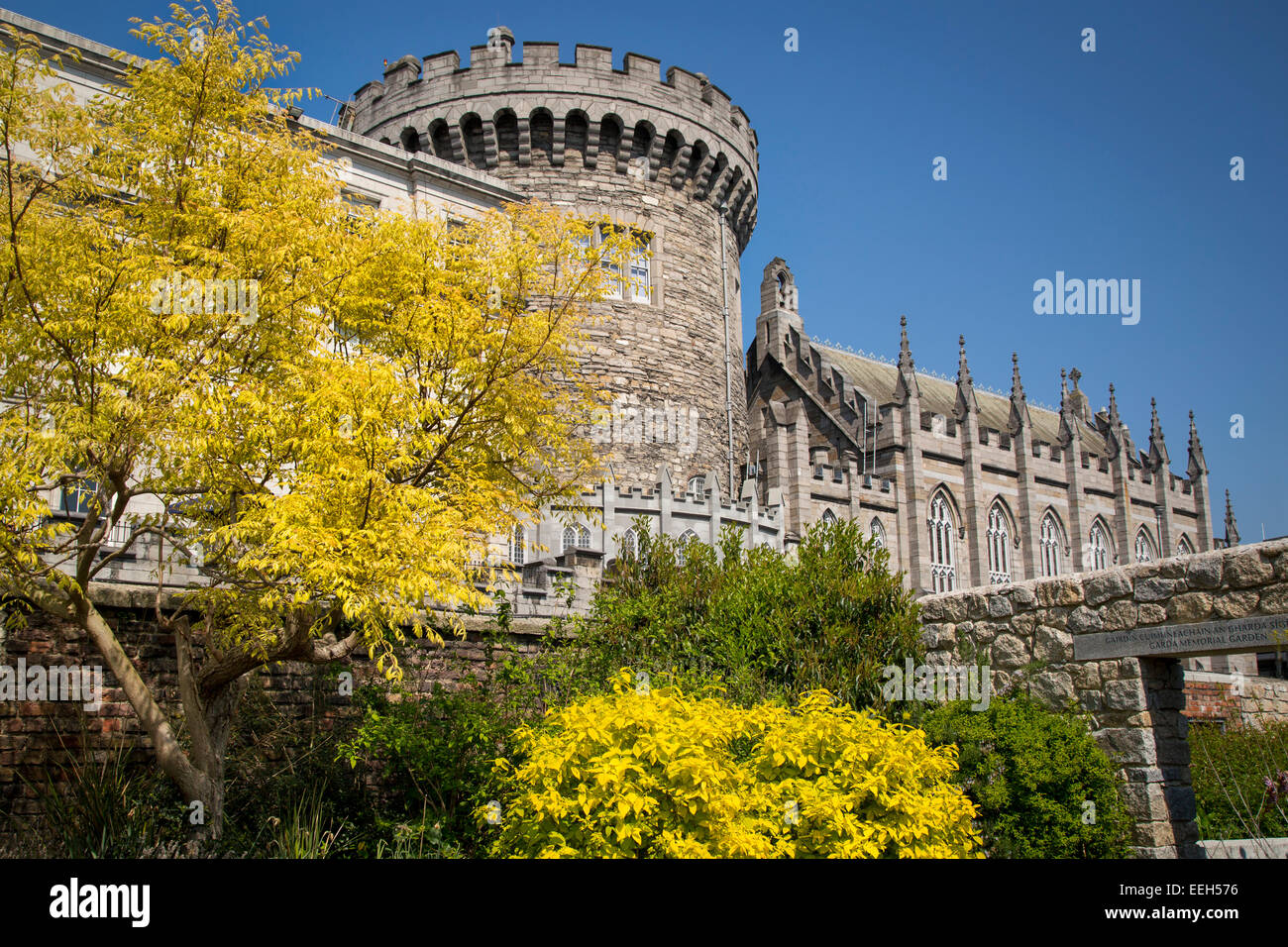 Journée ensoleillée dans les jardins au-dessous du château de Dublin, Dublin, Irlande, République d'Irlande Banque D'Images