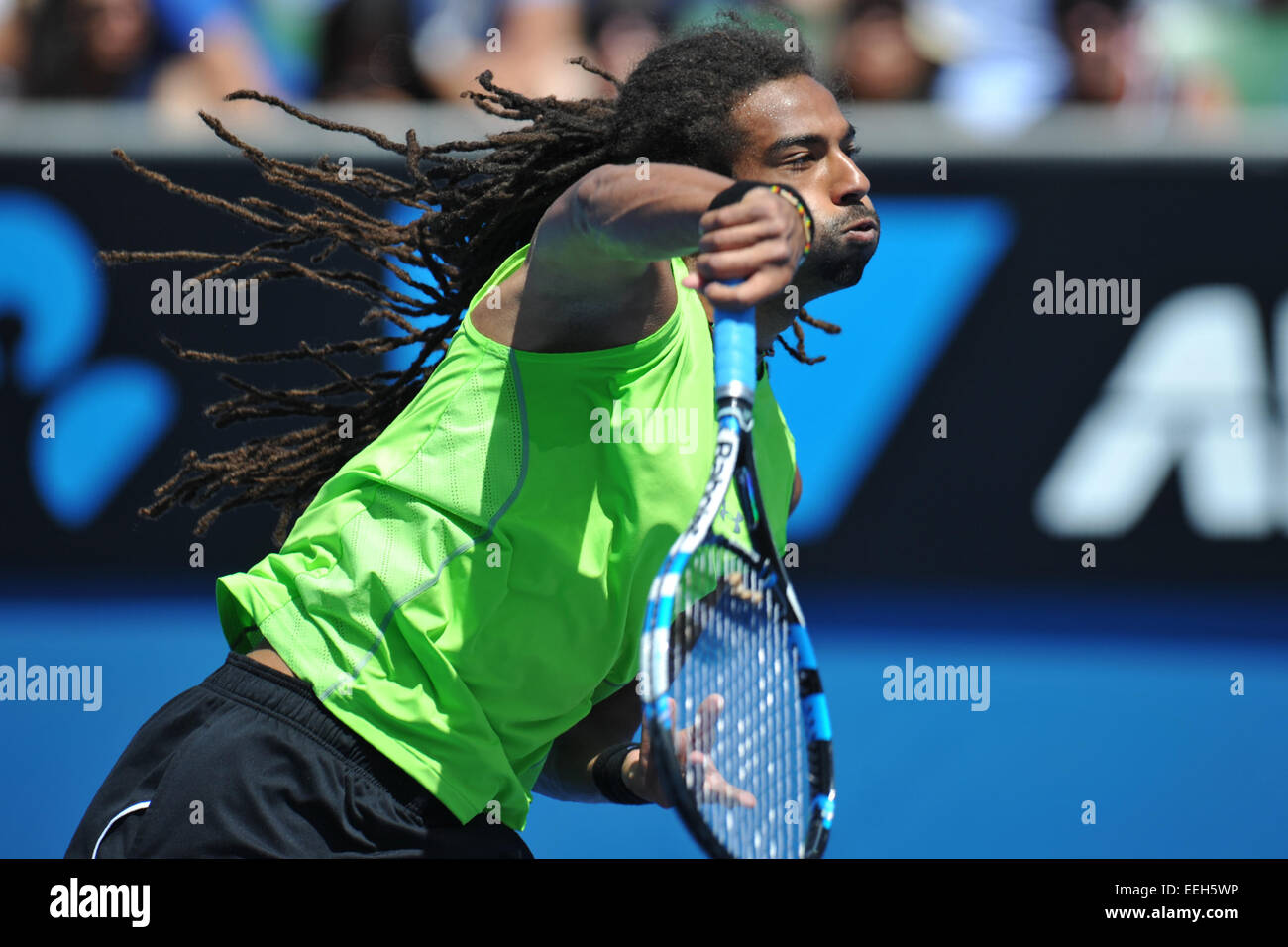 Melbourne, Australie. 19 Jan, 2015. Australian Open de Tennis de Melbourne Park. Dustin Brown de l'Allemagne frappe une balle dans son match contre Grigor Dimitrov de la Bulgarie sur la première journée de l'Open d'Australie 2015 à Melbourne Park, Melbourne, Australie. Credit : Action Plus Sport Images/Alamy Live News Banque D'Images