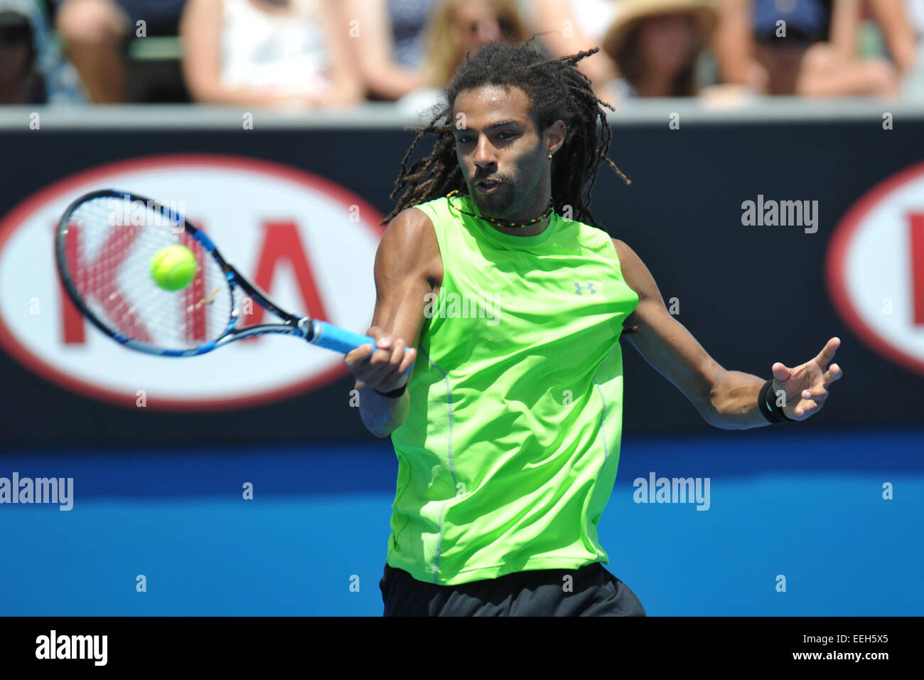 Melbourne, Australie. 19 Jan, 2015. Australian Open de Tennis de Melbourne Park. Dustin Brown de l'Allemagne frappe une balle dans son match contre Grigor Dimitrov de la Bulgarie sur la première journée de l'Open d'Australie 2015 à Melbourne Park, Melbourne, Australie. Credit : Action Plus Sport Images/Alamy Live News Banque D'Images