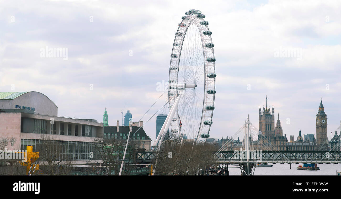 Hi resolution sur la SouthBank London Eye et les chambres du Parlement Londres Angleterre Banque D'Images