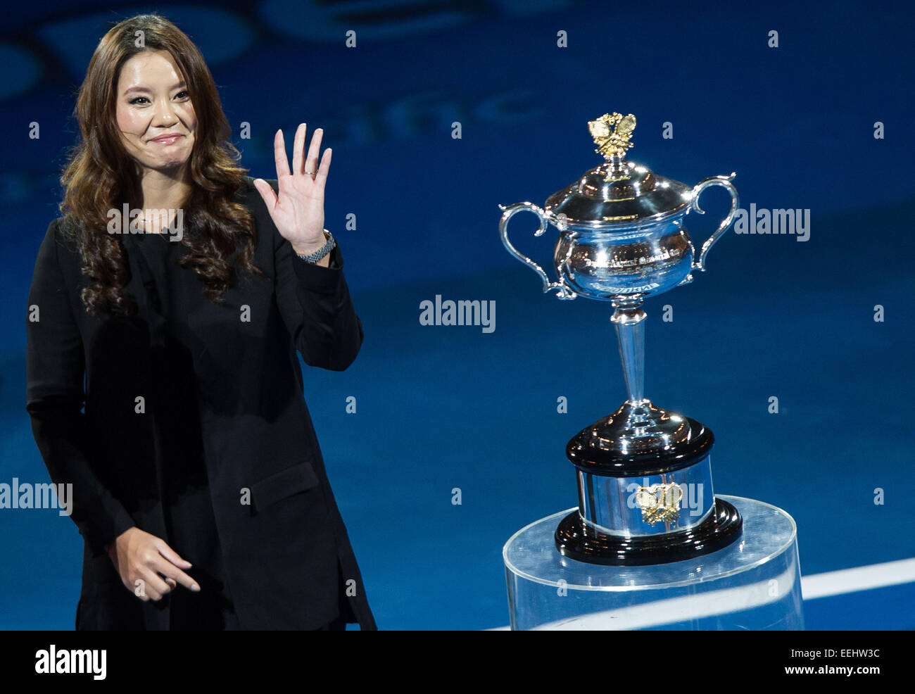 Melbourne, Australie. 19 Jan, 2015. Champion de tennis Open d'Australie 2014 Li Na de Chine participe à sa cérémonie de départ à la Rod Laver Arena le premier jour de l'année 2015 Tournoi de l'Open d'Australie à Melbourne, Australie, le 19 janvier 2015. Li Na a partagé sa grossesse nouvelles avec les spectateurs pendant l'événement. Credit : Bai Xue/Xinhua/Alamy Live News Banque D'Images