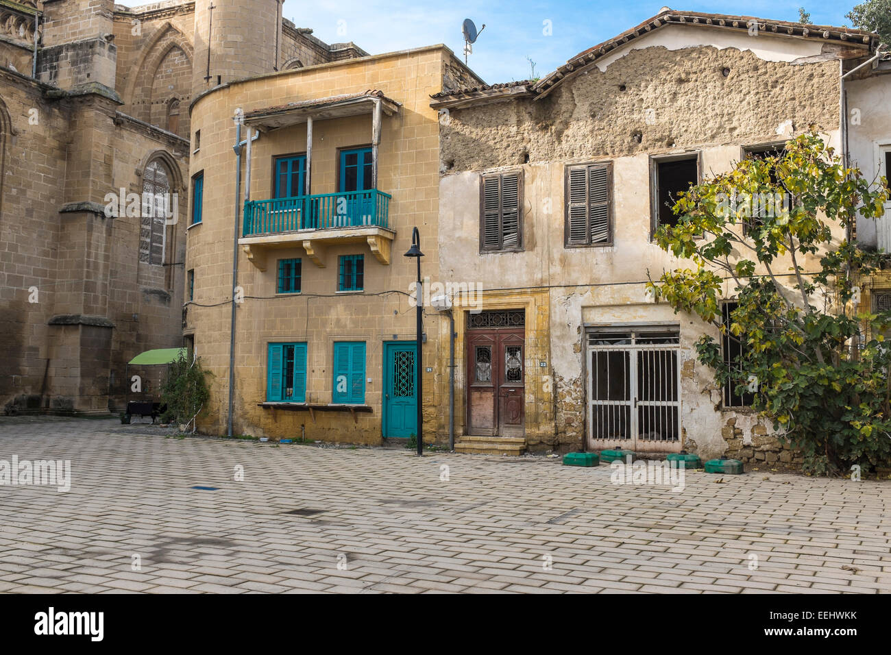 Bâtiment Chypriote turc traditionnel et les apparaux de house, dans la partie centrale du nord de Nicosie, Chypre du Nord - EDITORIAL UTILISEZ UNIQUEMENT Banque D'Images