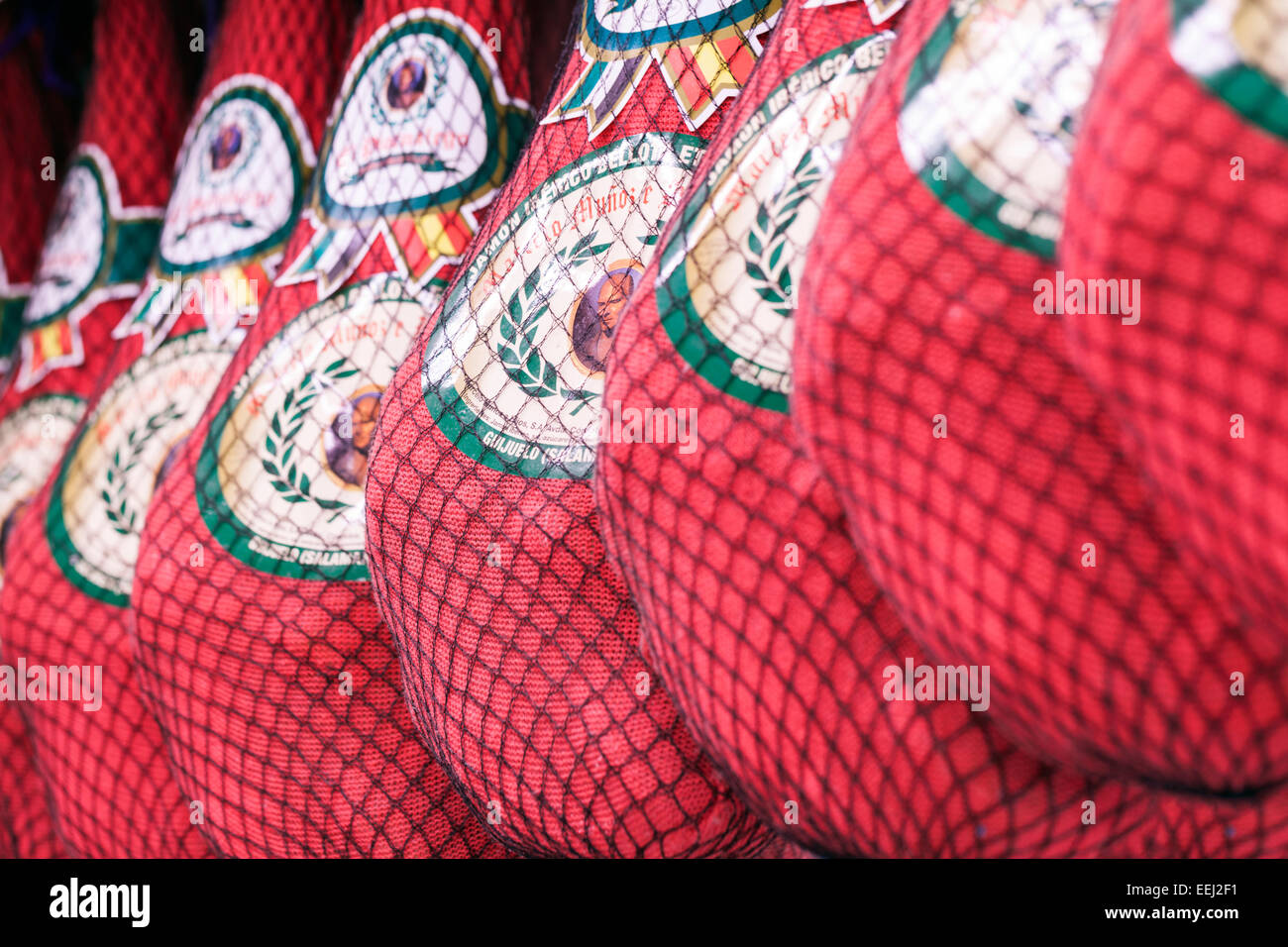 Jamon Iberico le jambon de montagne à vendre à Madrid, Espagne. Banque D'Images
