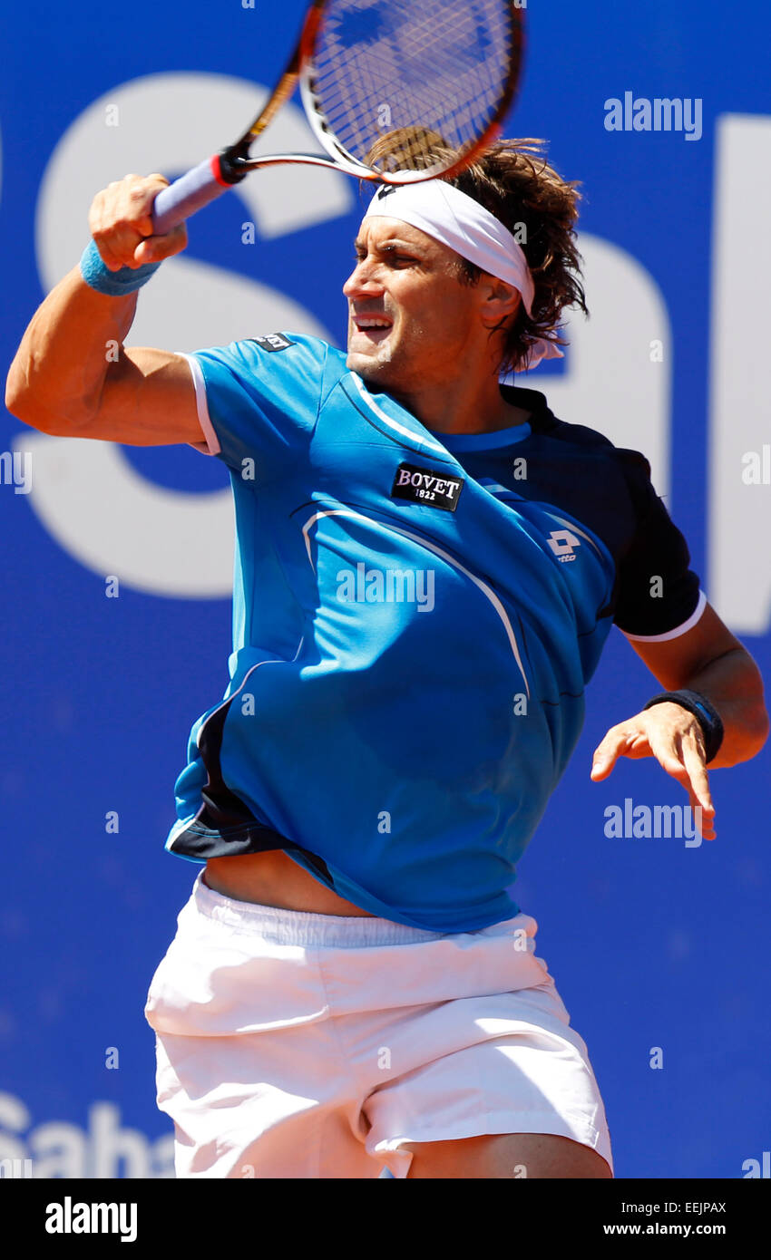 Joueur de tennis Espagnol David Ferrer à jouer sur le Banc Sabadell open  ATP de Barcelone, Espagne Photo Stock - Alamy