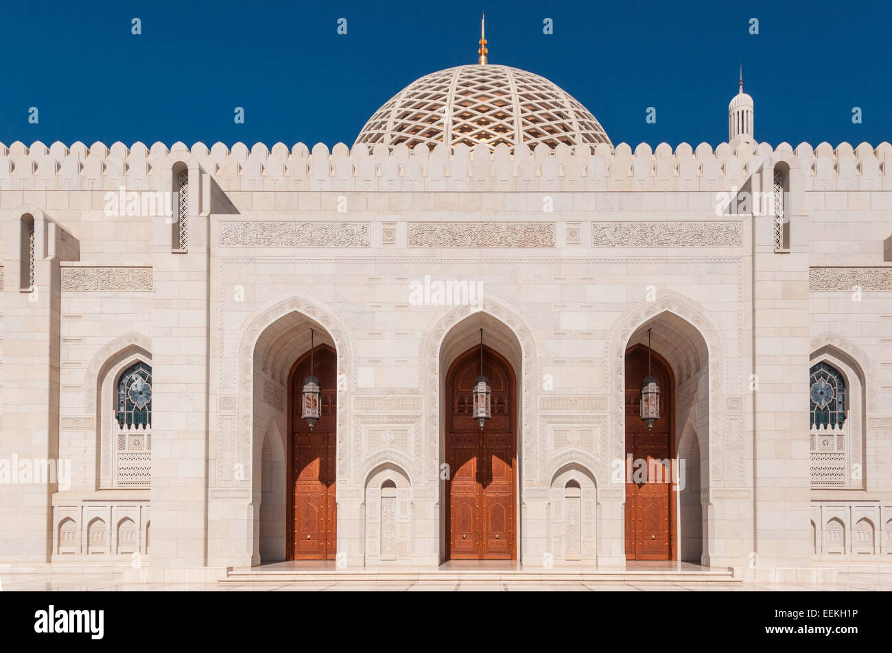 Grande salle de prière de la Mosquée Sultan Qaboos, l'entrée Banque D'Images