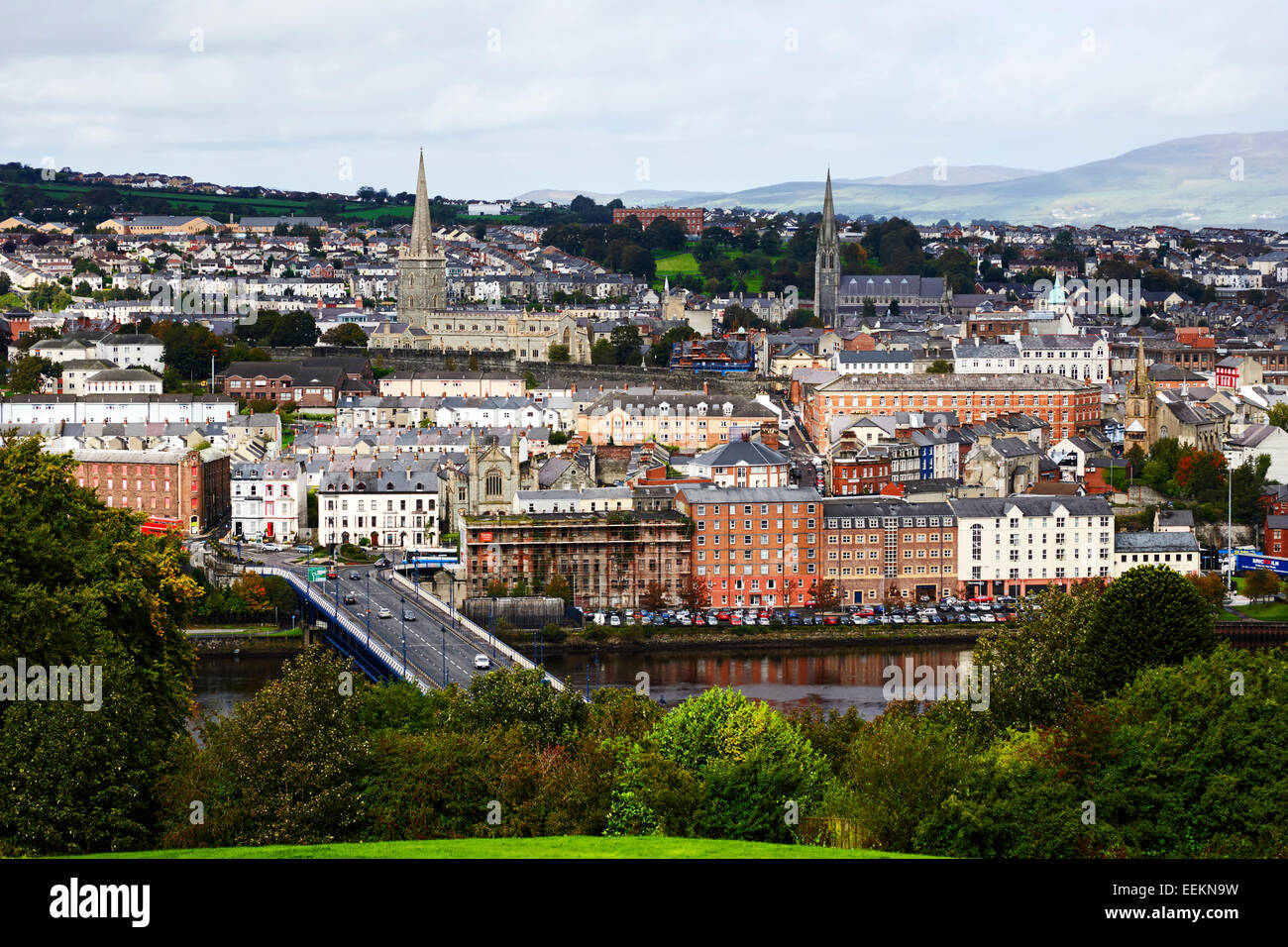 Le centre-ville de Londonderry derry vue paysage d'Irlande Banque D'Images