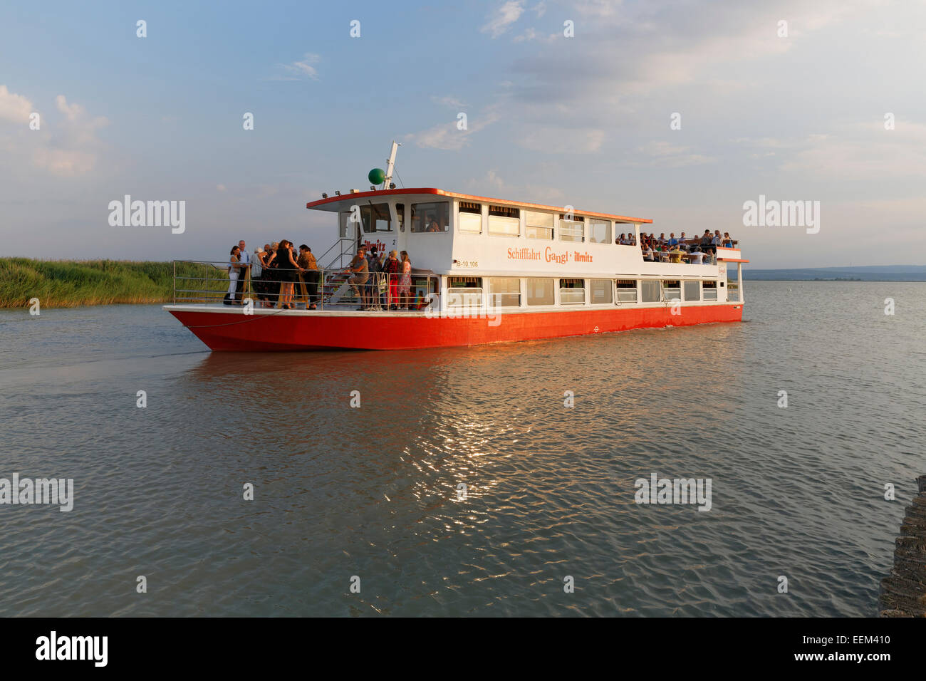 Navire à passagers sur le lac de Neusiedl, Illmitz, Nord de Burgenland, Burgenland, Autriche Banque D'Images