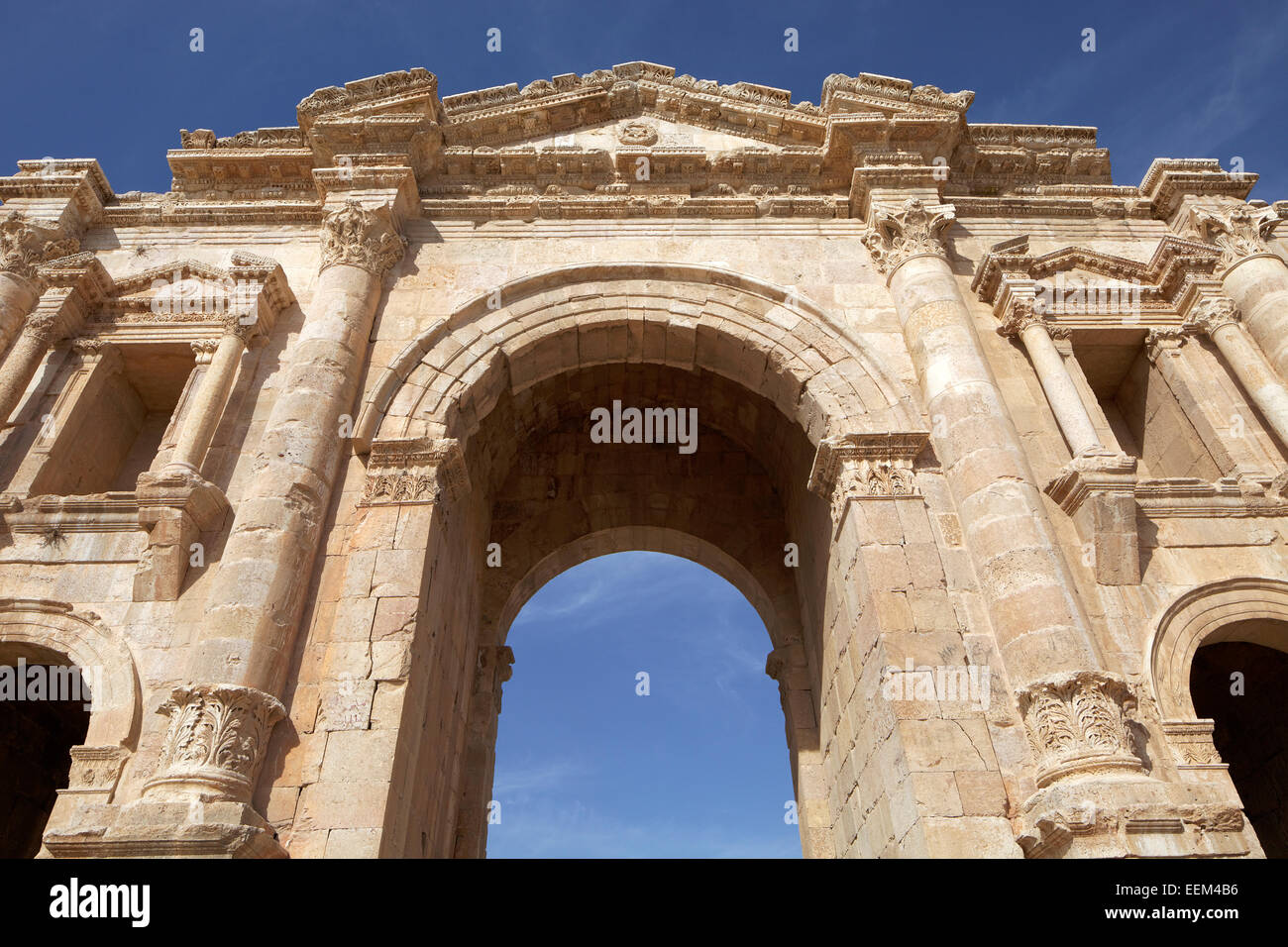 Arc de triomphe en l'honneur de l'empereur Hadrien, portail, construit 129-130 AD, une ancienne ville romaine de la Décapole, Jerash Banque D'Images