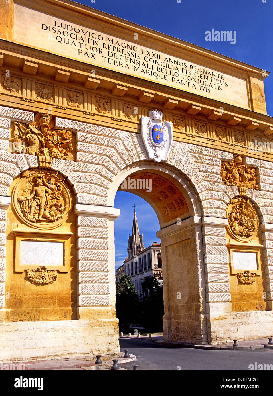 Montpellier, Languedoc-Roussillon, France. Porte du Peyrou (1691, en l'honneur de Louis XIV) arc de triomphe au bout de la rue Foch, à l'entrée de la place Banque D'Images