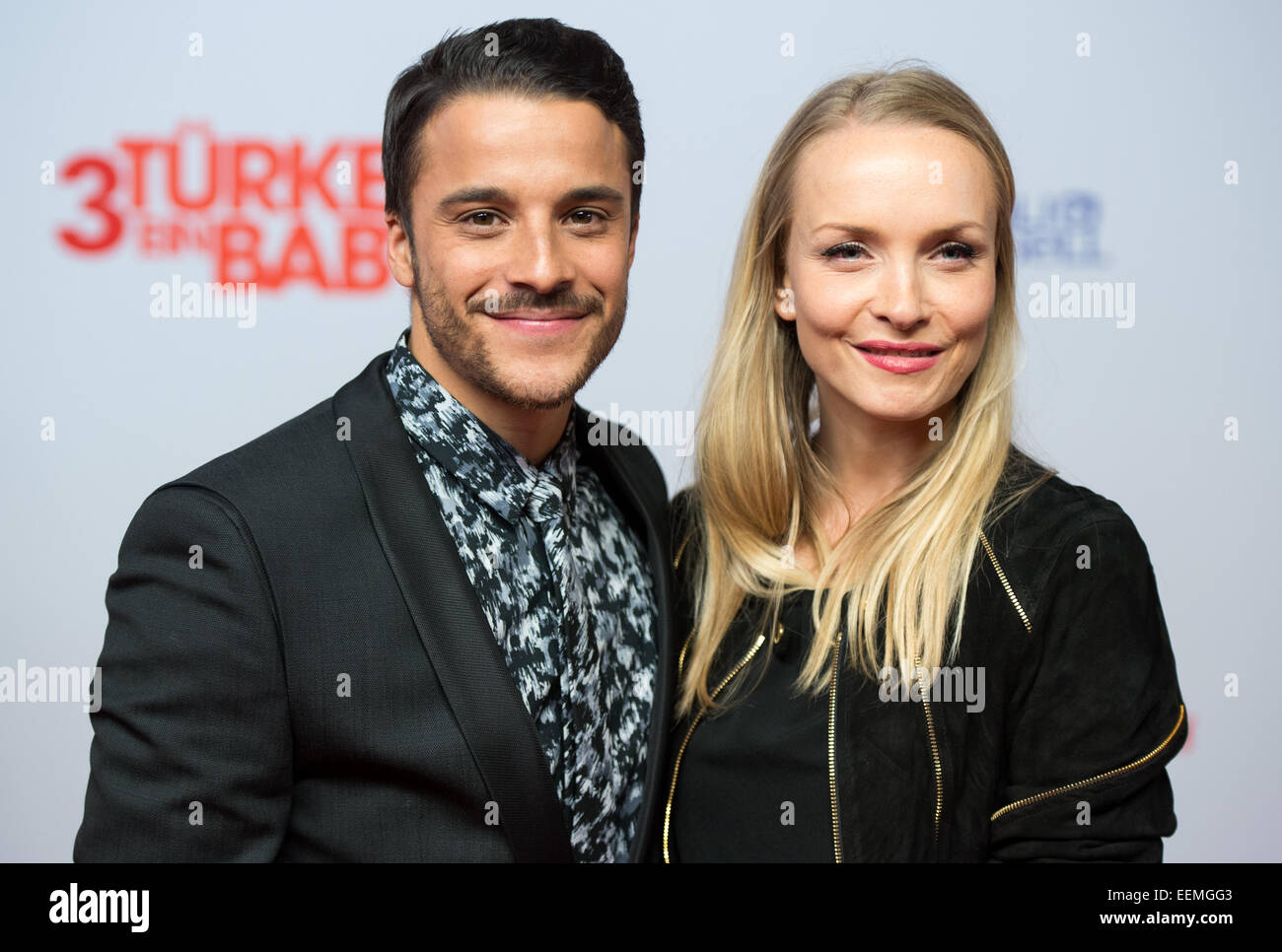 Berlin Allemagne 19 Jan 15 Acteurs Kostja Ullmann L Et Janine Reinhardt Arrivent Pour La Premiere Du Film Trois Turcs Et Un Bebe A Berlin Allemagne 19 Janvier 15 Photo Bernd