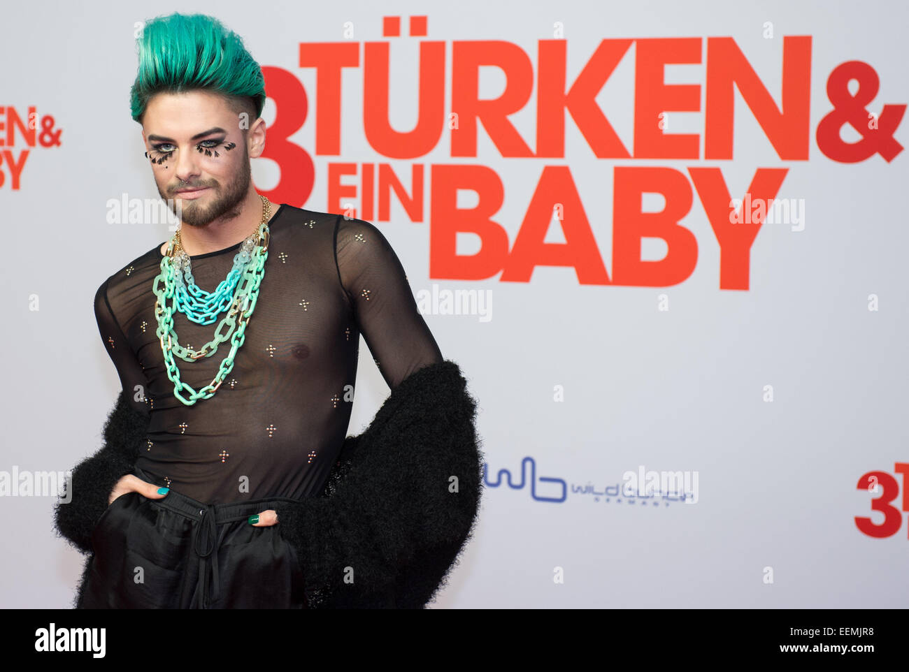 Musicien Keye Katcher Arrive Pour La Premiere Du Film Trois Turcs Et Un Bebe A Berlin Allemagne 19 Janvier 15 Photo Bernd Von Jutrczenka Dpa Photo Stock Alamy