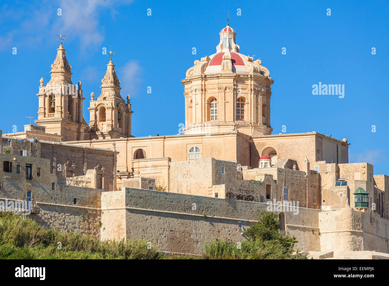 Malte Mdina Malte Cathédrale St Pauls Cathédrale métropolitaine de Saint Paul et Skyline de la cité médiévale fortifiée Mdina Malte eu Europe Banque D'Images