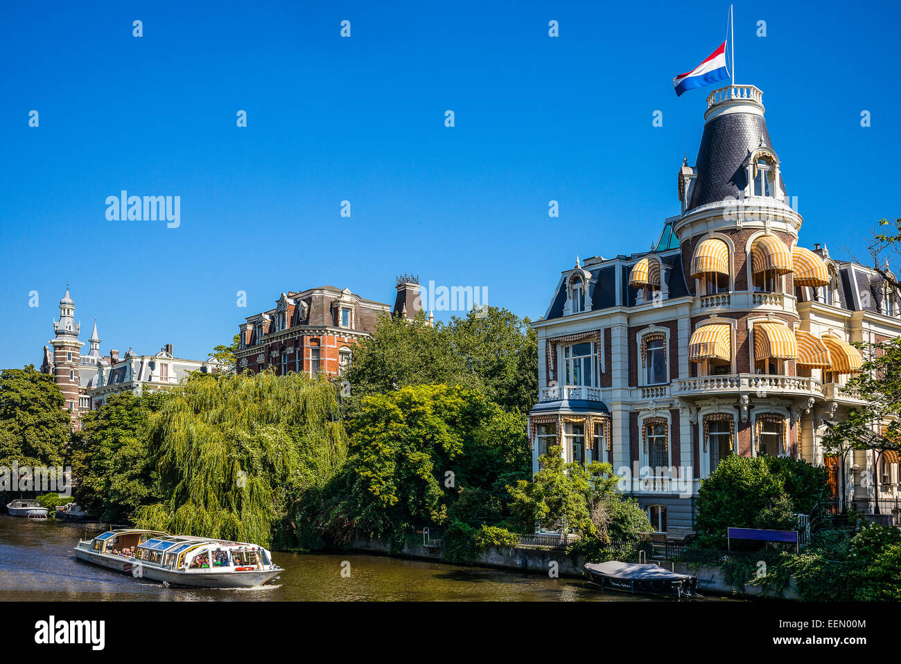 Amsterdam, maisons élégantes et de fleurs sur le Weteringschan près du Rijksmuseum Banque D'Images