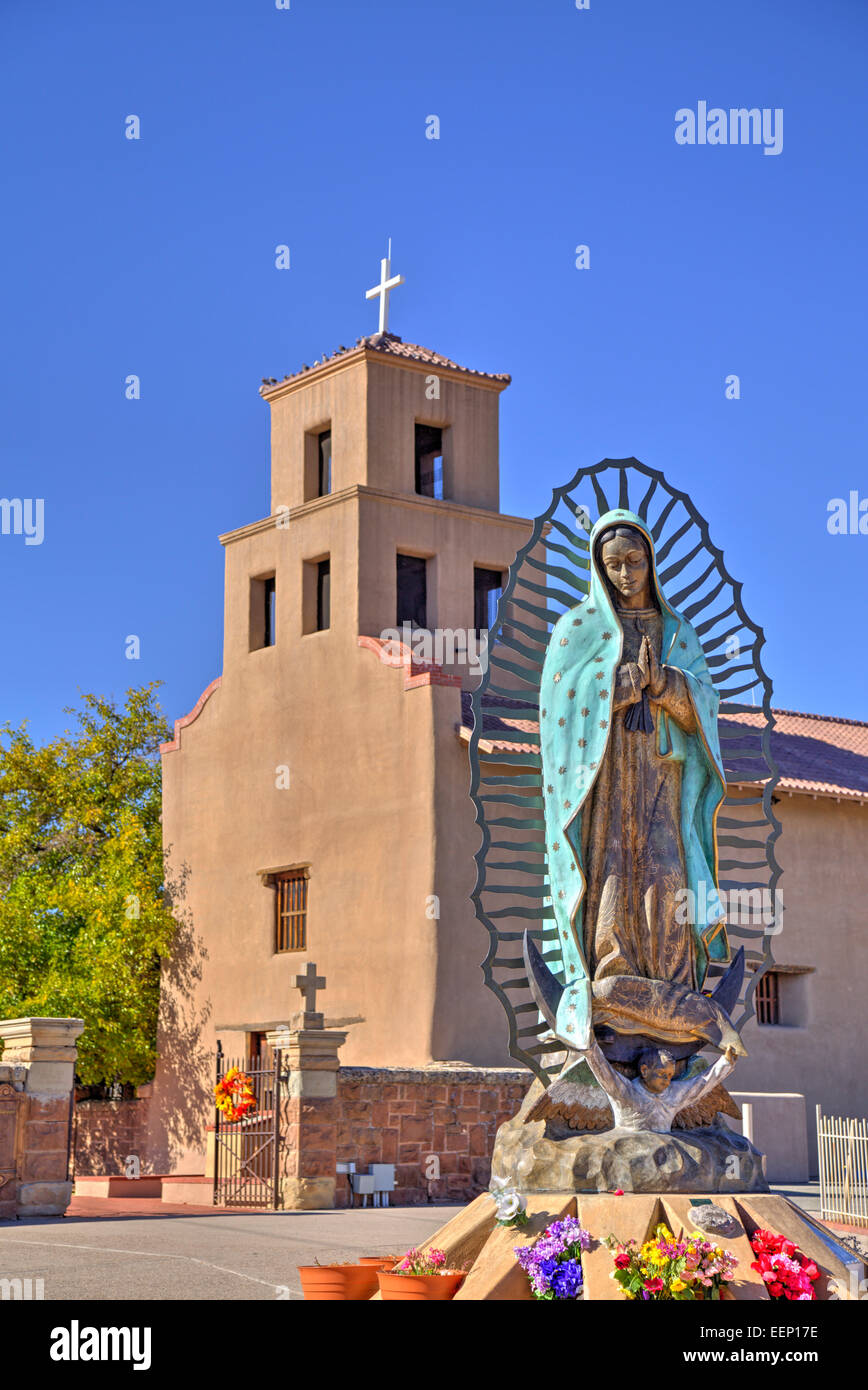 Statue, La Vierge de Guadalupe, sanctuaire de Guadalupe, Santa Fe, New Mexico, USA Banque D'Images