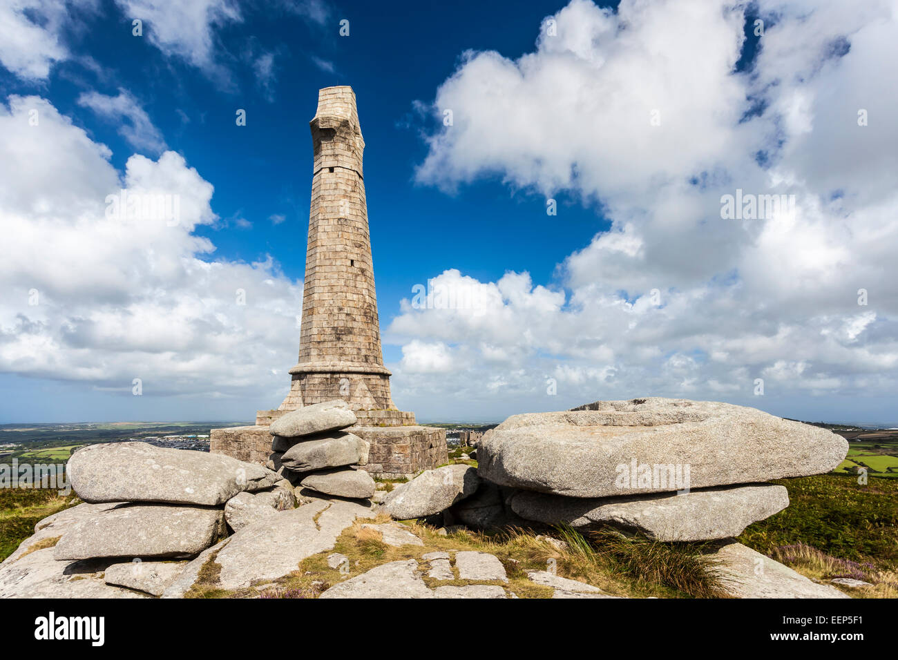 1836 Le monument de Francis Lord de Dunstanville Basset et situé en haut de Carn Brea Hill, près de Truro Cornwall Angleterre Banque D'Images