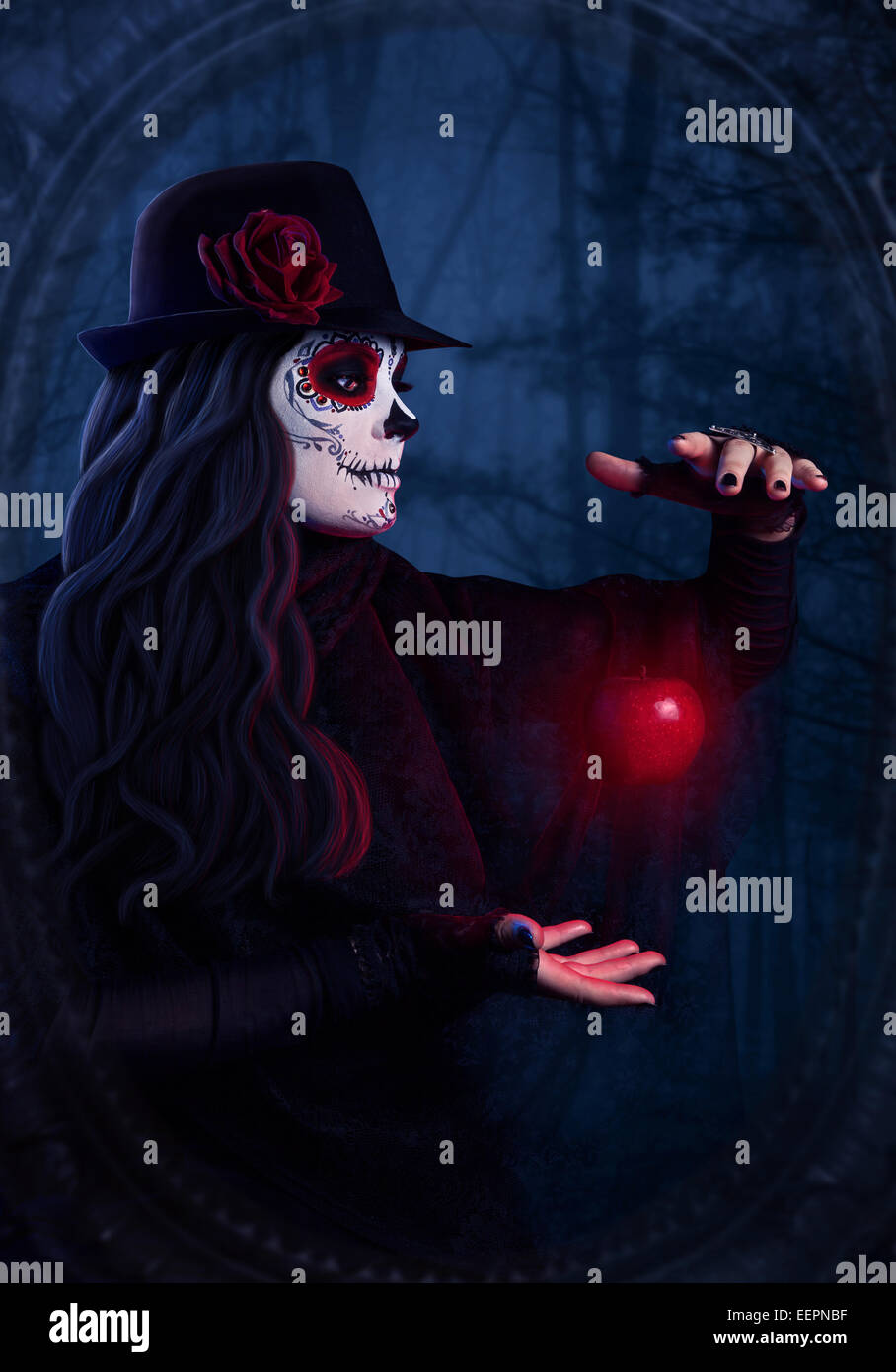 Femme avec crâne en sucre maquillage avec pomme rouge en lévitation au fond de la forêt sombre Banque D'Images