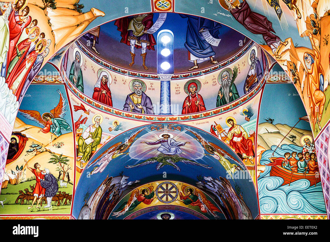Peint à la main magnifique représentations religieuses à l'intérieur de l'église Agios Nikolaos, située à Pernera à Chypre. Banque D'Images