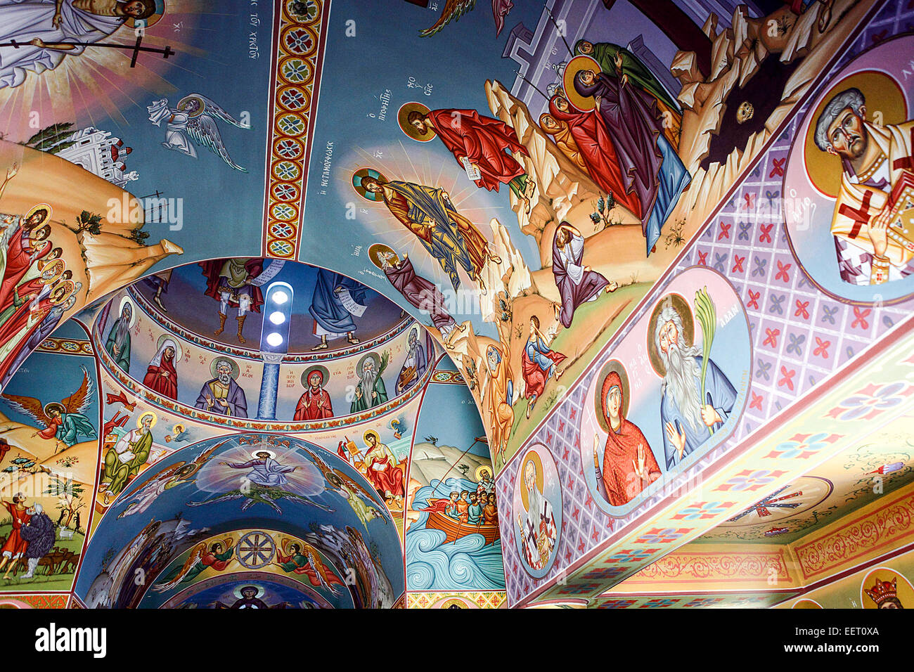 Peint à la main magnifique représentations religieuses à l'intérieur de l'église Agios Nikolaos, située à Pernera à Chypre. Banque D'Images