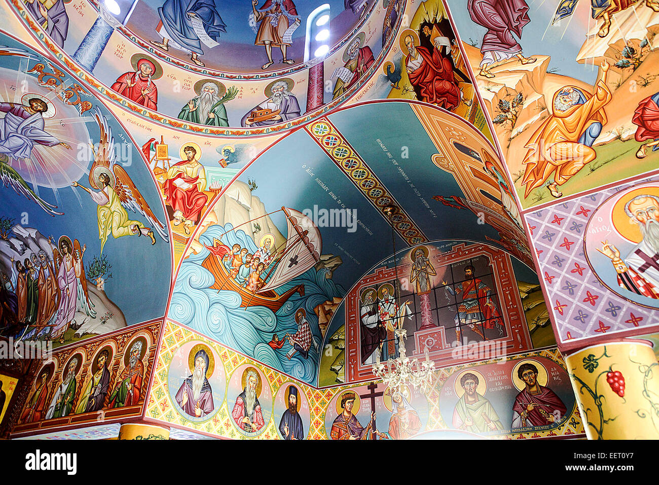 Peint à la main magnifique représentations religieuses à l'intérieur de l'église Agios Nikolaos, située à Pernera à Chypre. Banque D'Images