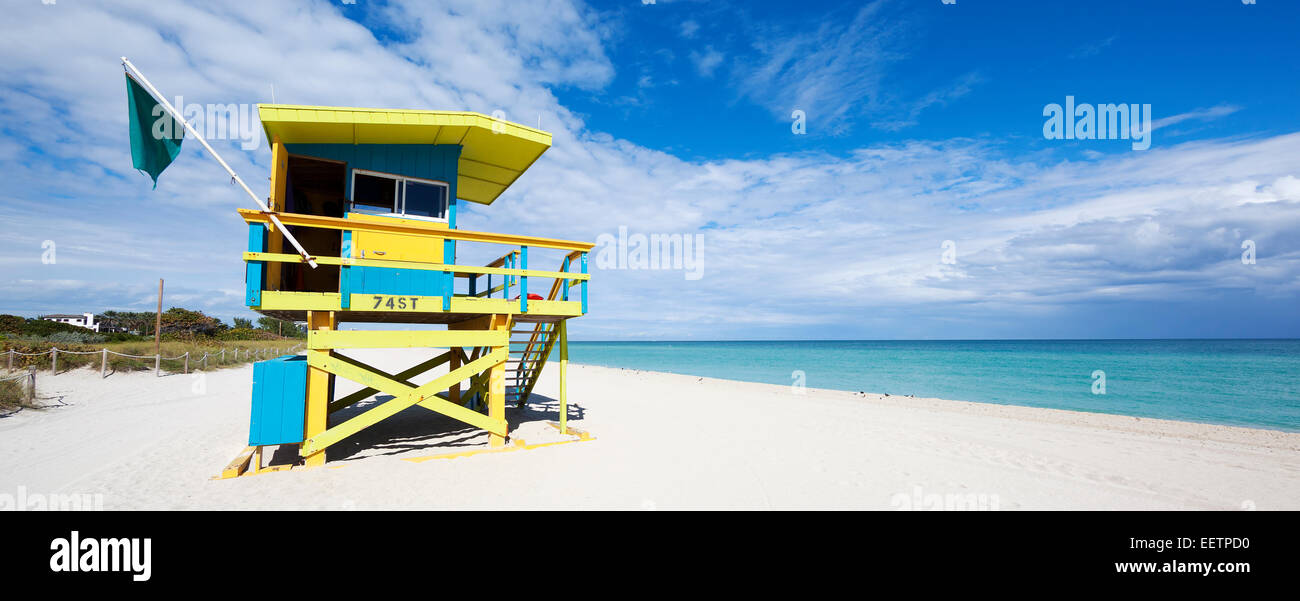Lifeguard Tower colorés à South Beach, Miami Beach, Floride Banque D'Images