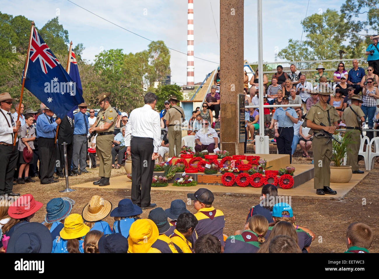 Service du souvenir sur la Journée de l'ANZAC à George McCoy park à Mount Isa, pays du Golfe, région du Queensland, Australie Banque D'Images