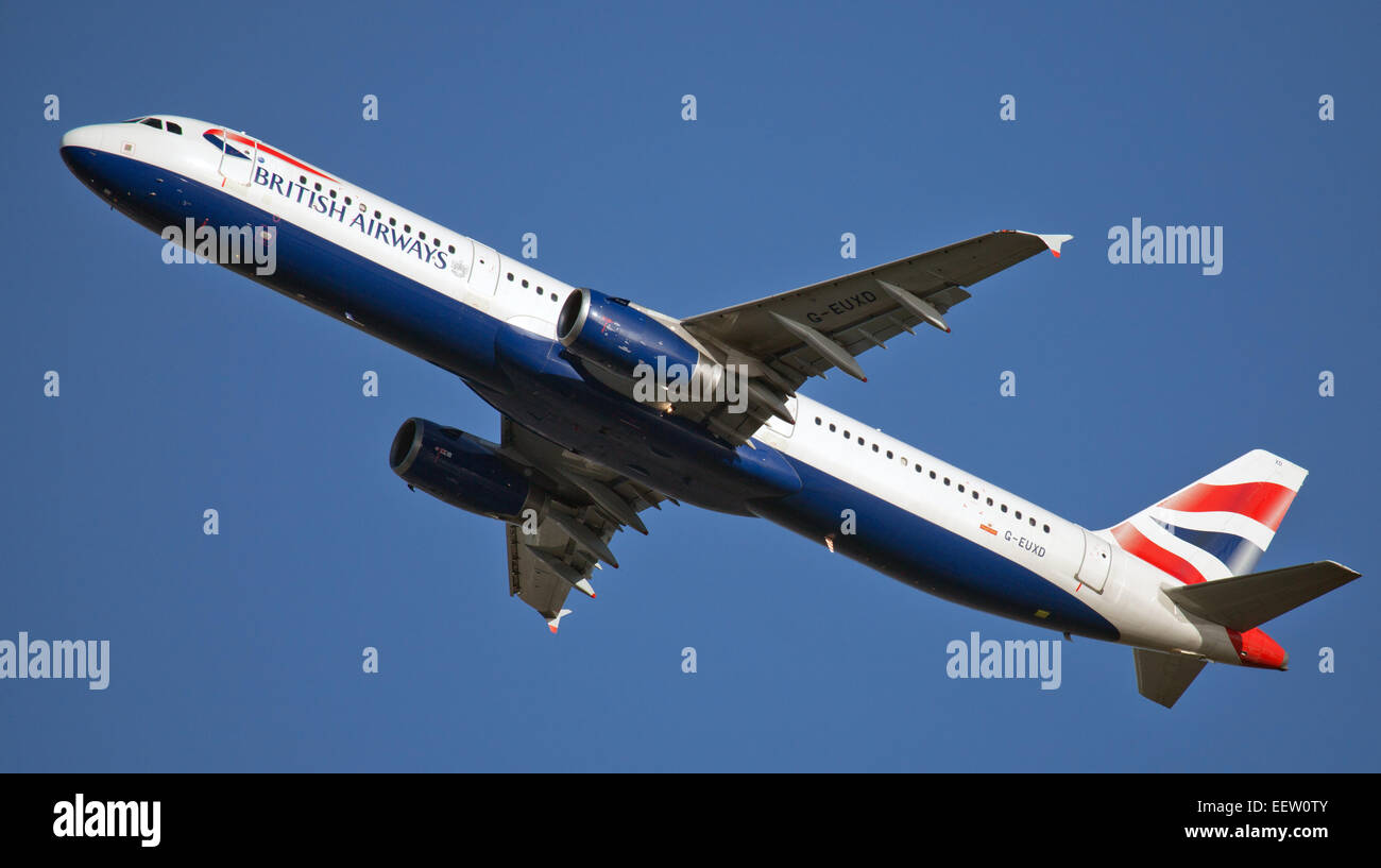 British Airways Airbus A321 G-EUXD en partant de l'aéroport Londres Heathrow LHR Banque D'Images