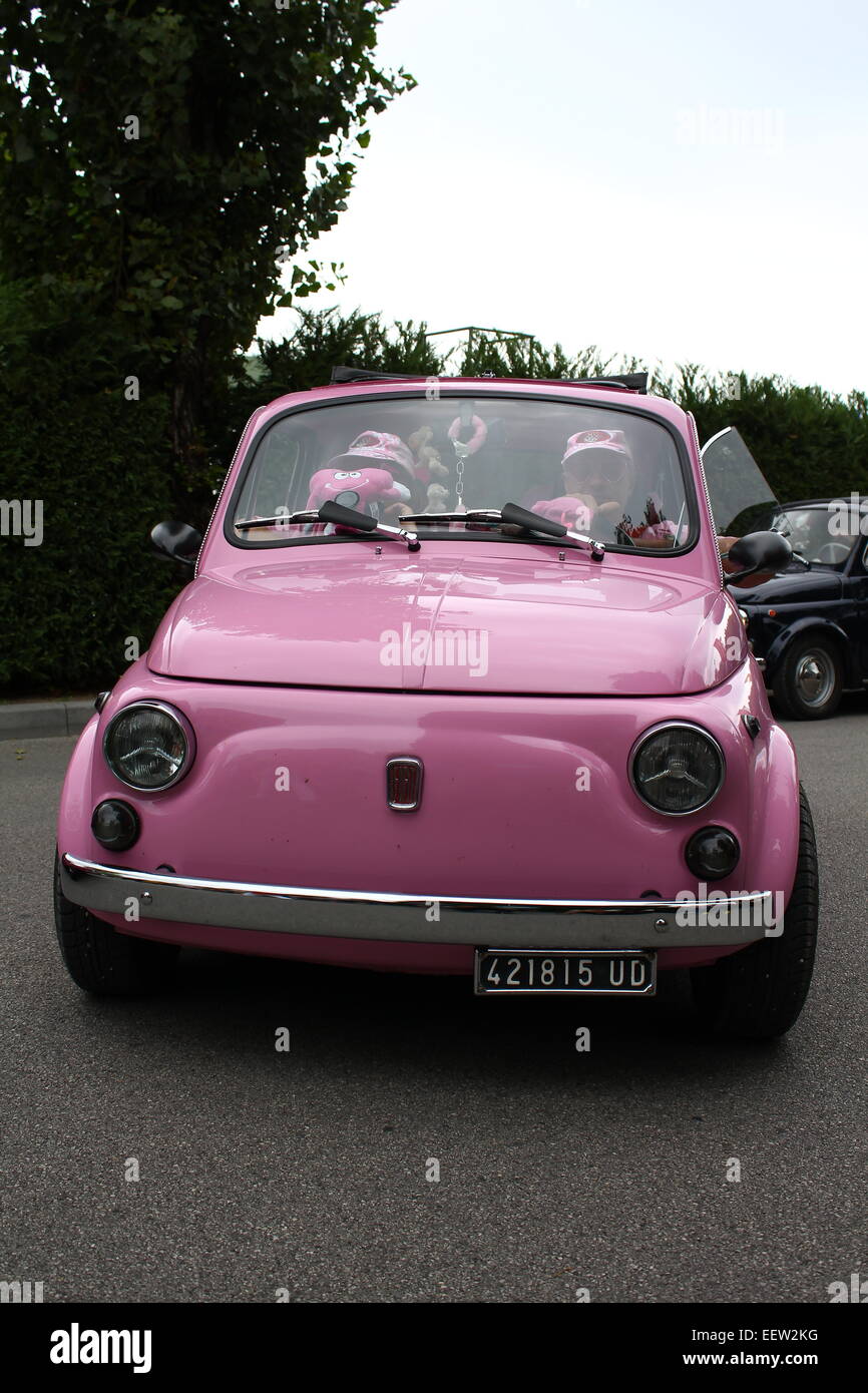Fiat 500 rose au cours d'une Fiat 500 configurateur dans Cavallino Treporti, Italie Banque D'Images