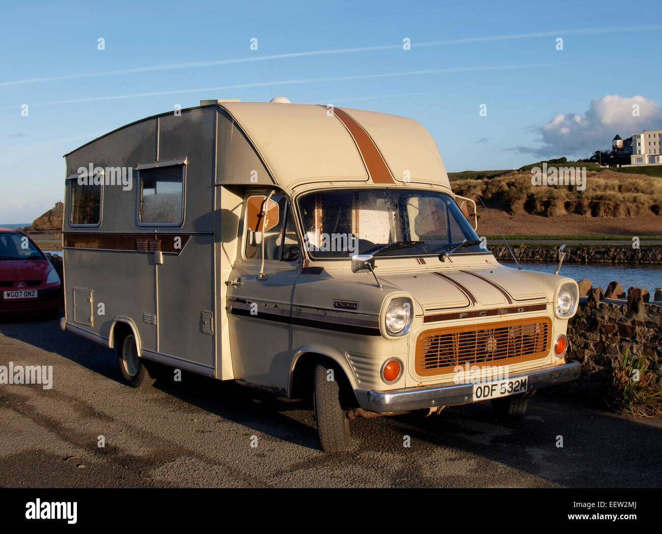 1973 Ford Transit MK1 campervan, Bude, Cornwall, UK Banque D'Images