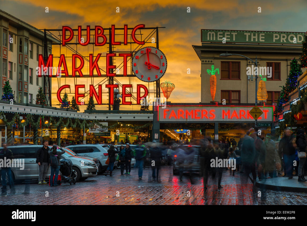 Le marché de Pike Place en néon au coucher du soleil, Seattle, Washington, USA Banque D'Images