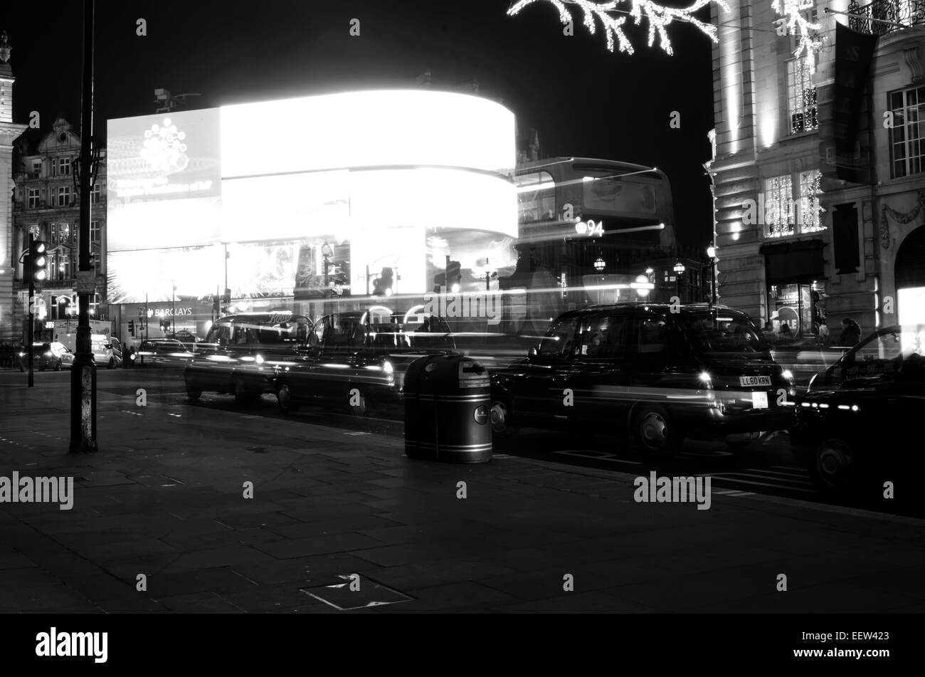 Regent Street au-dessous de Piccadilly Circus à Londres, Angleterre Banque D'Images