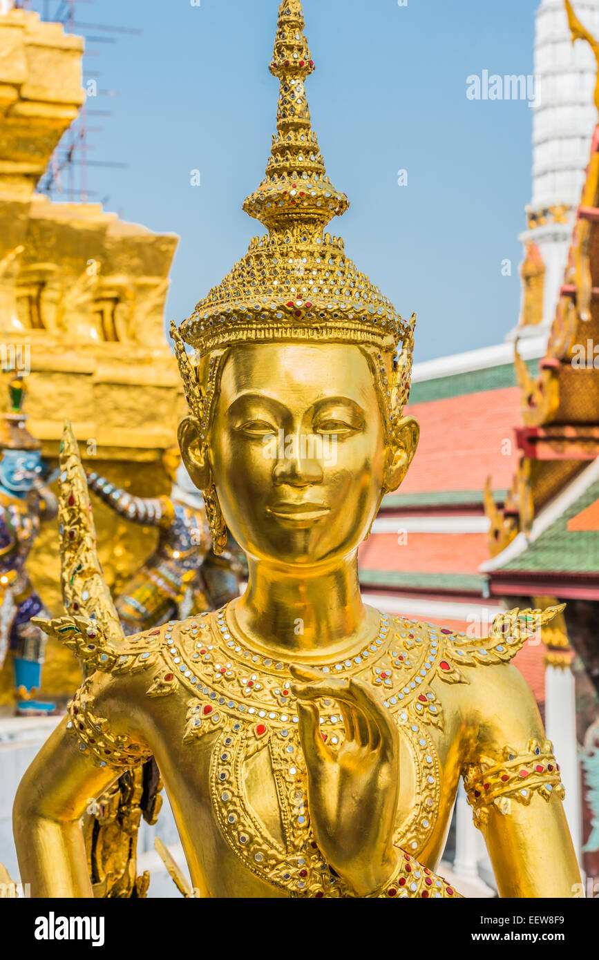Kinnon statue au Wat Phra Kaew palace Bangkok Thaïlande Banque D'Images