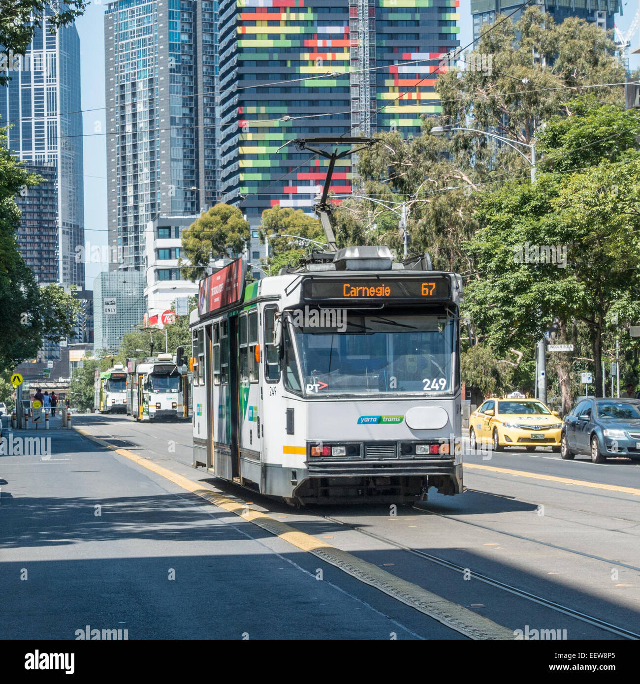 Les Trams dans Swanston Street, Melbourne, Australie Banque D'Images