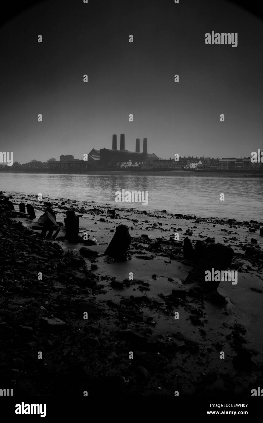 Vue sur la Tamise à la centrale électrique de Greenwich, Greenwich, London, UK Banque D'Images