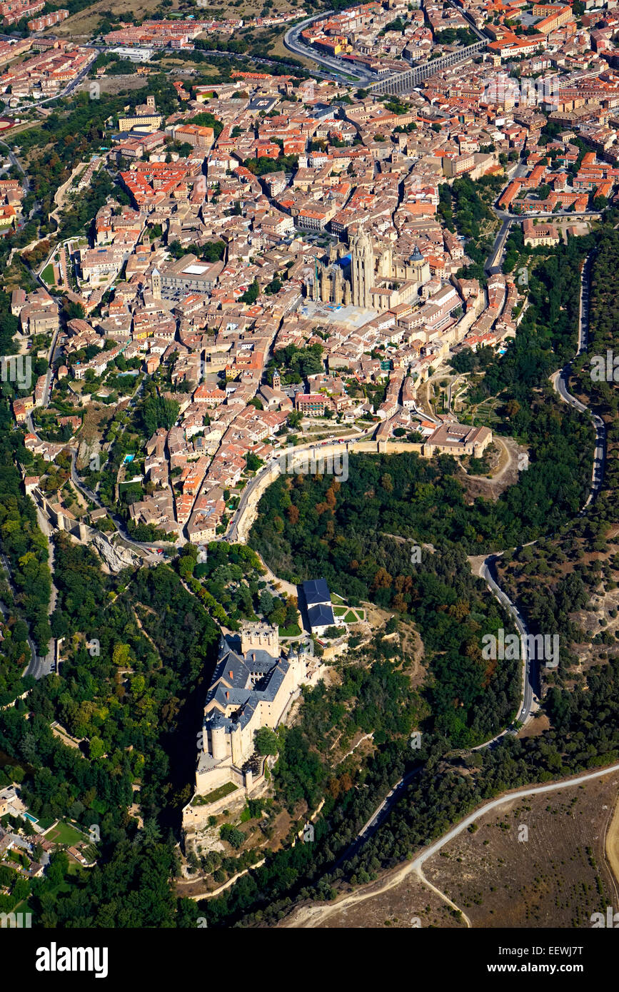 Vue A rienne De L Alcazar S govie Forment L aqueduc S govie vue-a-rienne-de-l-alcazar-s-govie-forment-l-aqueduc-s-govie