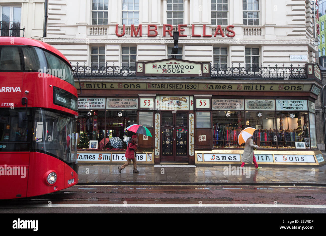 James Smith and Sons, New Oxford Street-Victorian shop vente avant de parasols et de Mesdames et Messieurs les cannes et bâtons Banque D'Images