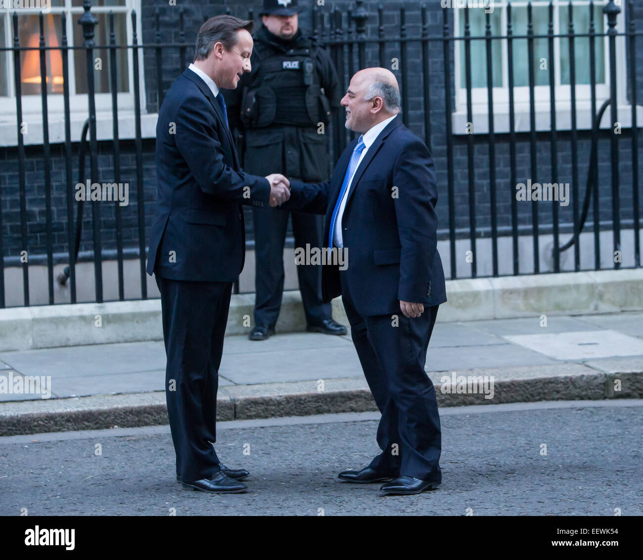 Le premier ministre David Cameron rencontre Le Dr Haider Al-Abadi le premier ministre de l'Iraq au numéro 10 Downing Street Banque D'Images
