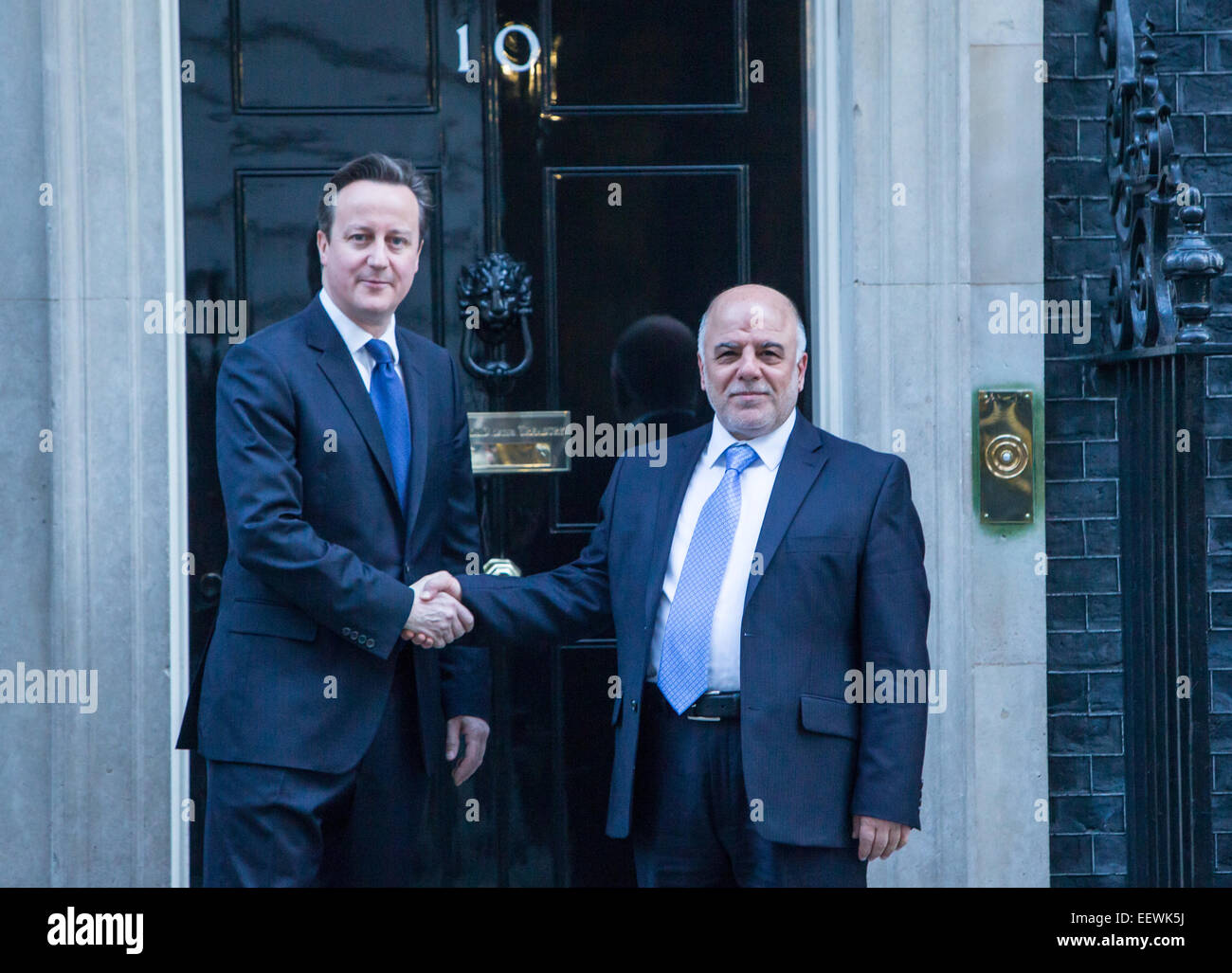 Le premier ministre David Cameron rencontre Le Dr Haider Al-Abadi le premier ministre de l'Iraq au numéro 10 Downing Street Banque D'Images