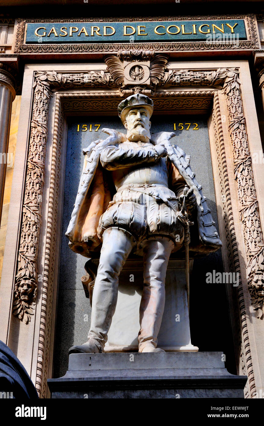 Paris, France. Statue : Gaspard de Coligny (1517-72 ; Chef Huguenot dans les Guerres de Religion) [voir la description] Banque D'Images