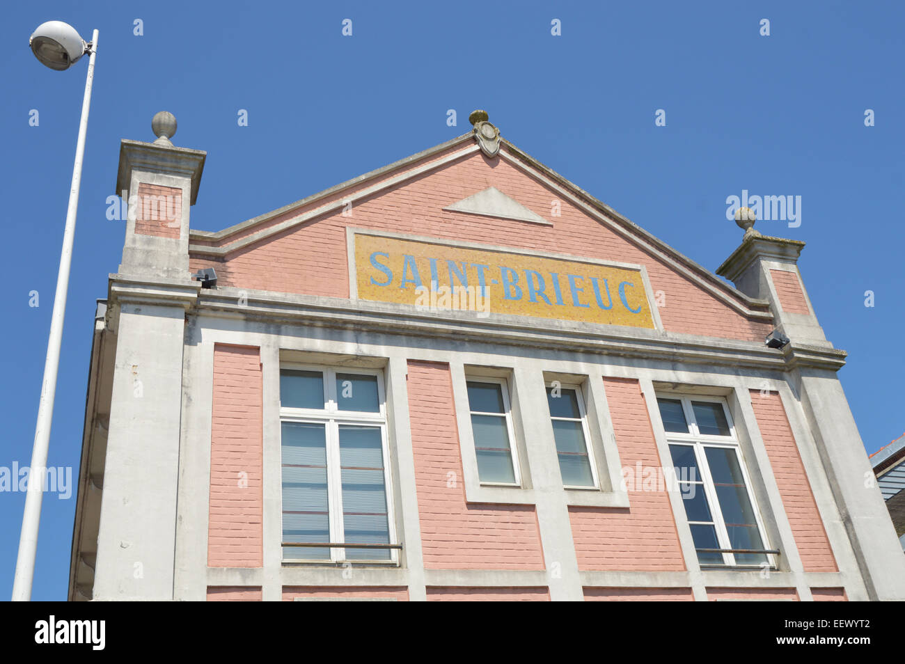 Ancienne gare - Gare des Chemins de fer des Côtes-du-Nord - dans la ville de Saint Brieuc, Bretagne, France Banque D'Images