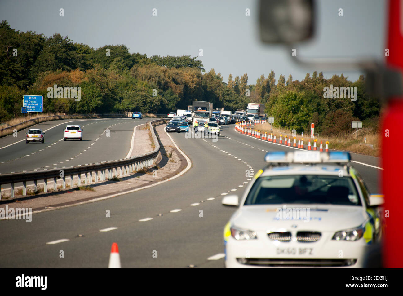 Autoroute police Crash barrière roulant fermé RTC Banque D'Images
