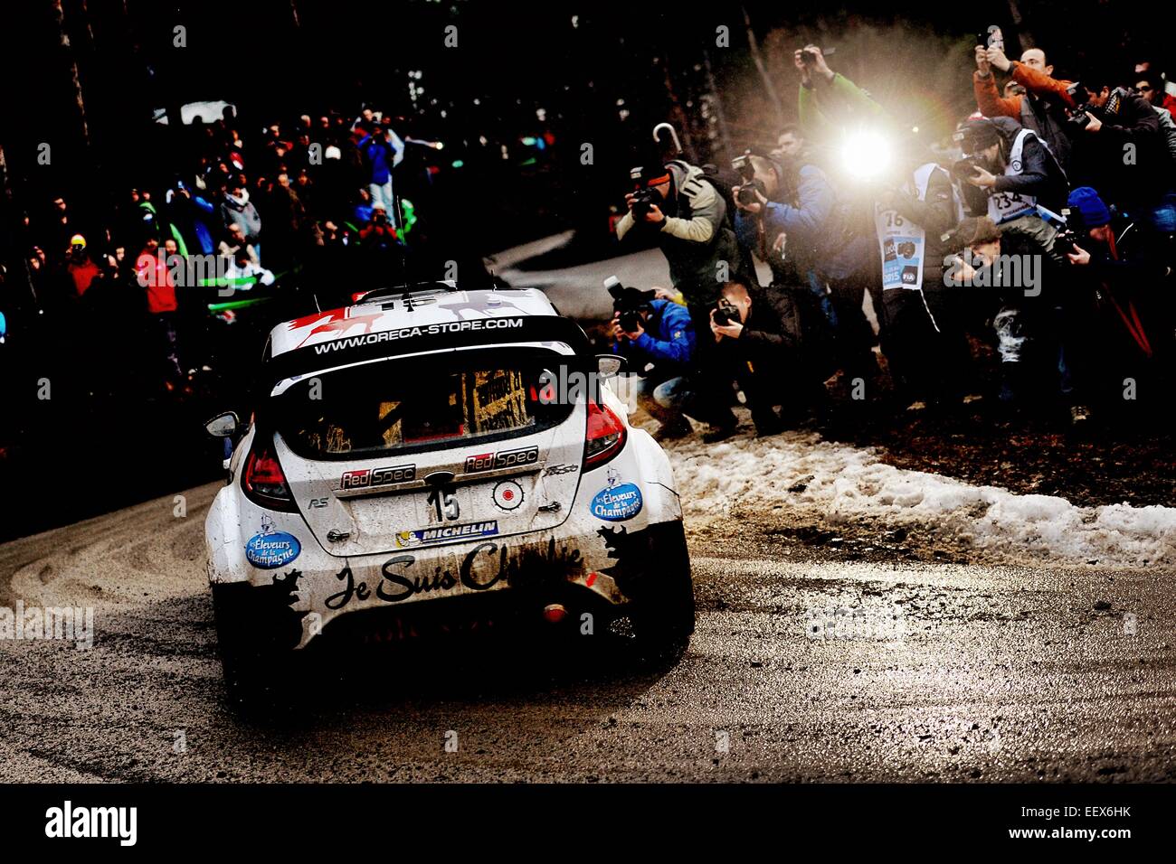 Monte Carlo, Monaco. 22 janvier, 2015. WRC Rallye de Monte Carlo, l'étape 1 sur un parcours enneigé. Bryan Bouffier (FRA) - X .Panseri (FRA) - Ford Fiesta WRC : Action Crédit Plus Sport Images/Alamy Live News Banque D'Images