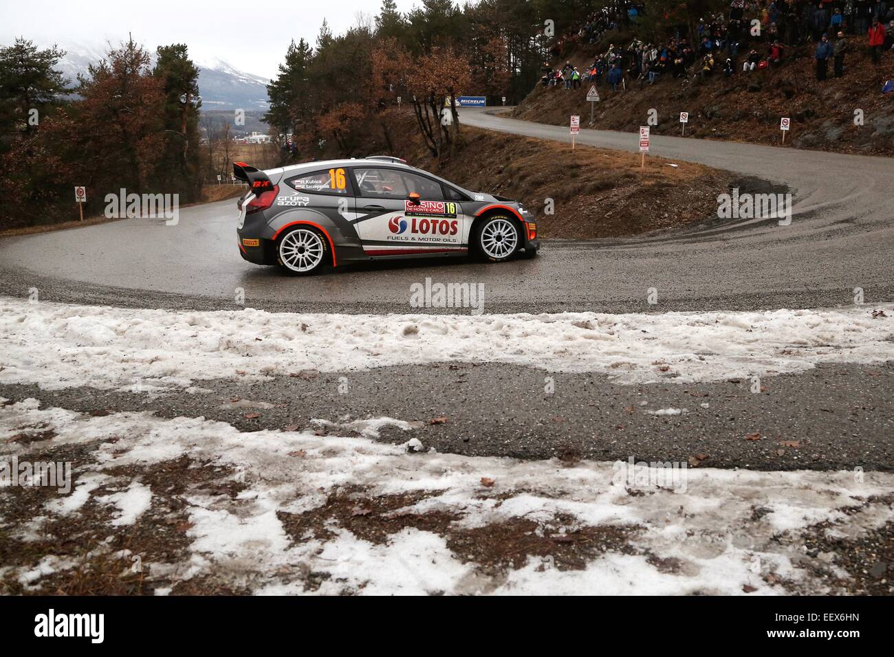 Monte Carlo, Monaco. 22 janvier, 2015. WRC Rallye de Monte Carlo, l'étape 1 sur un parcours enneigé. Robert Kubica (POL) - SZPA (POL) - Ford Fiesta WRC : Action Crédit Plus Sport Images/Alamy Live News Banque D'Images