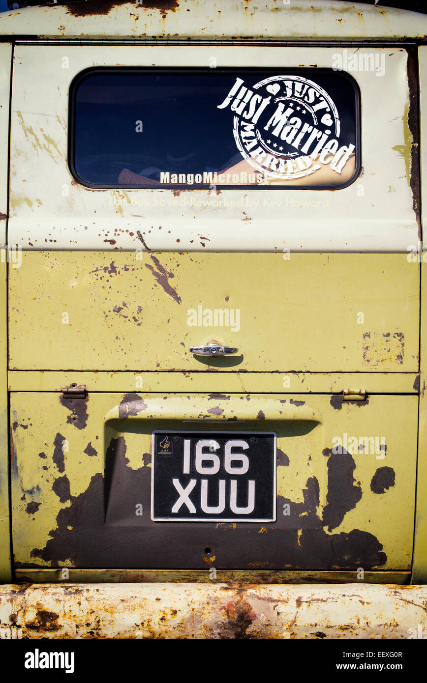 Rat juste marié VW Volkswagen split screen style camping-van extrémité arrière Banque D'Images