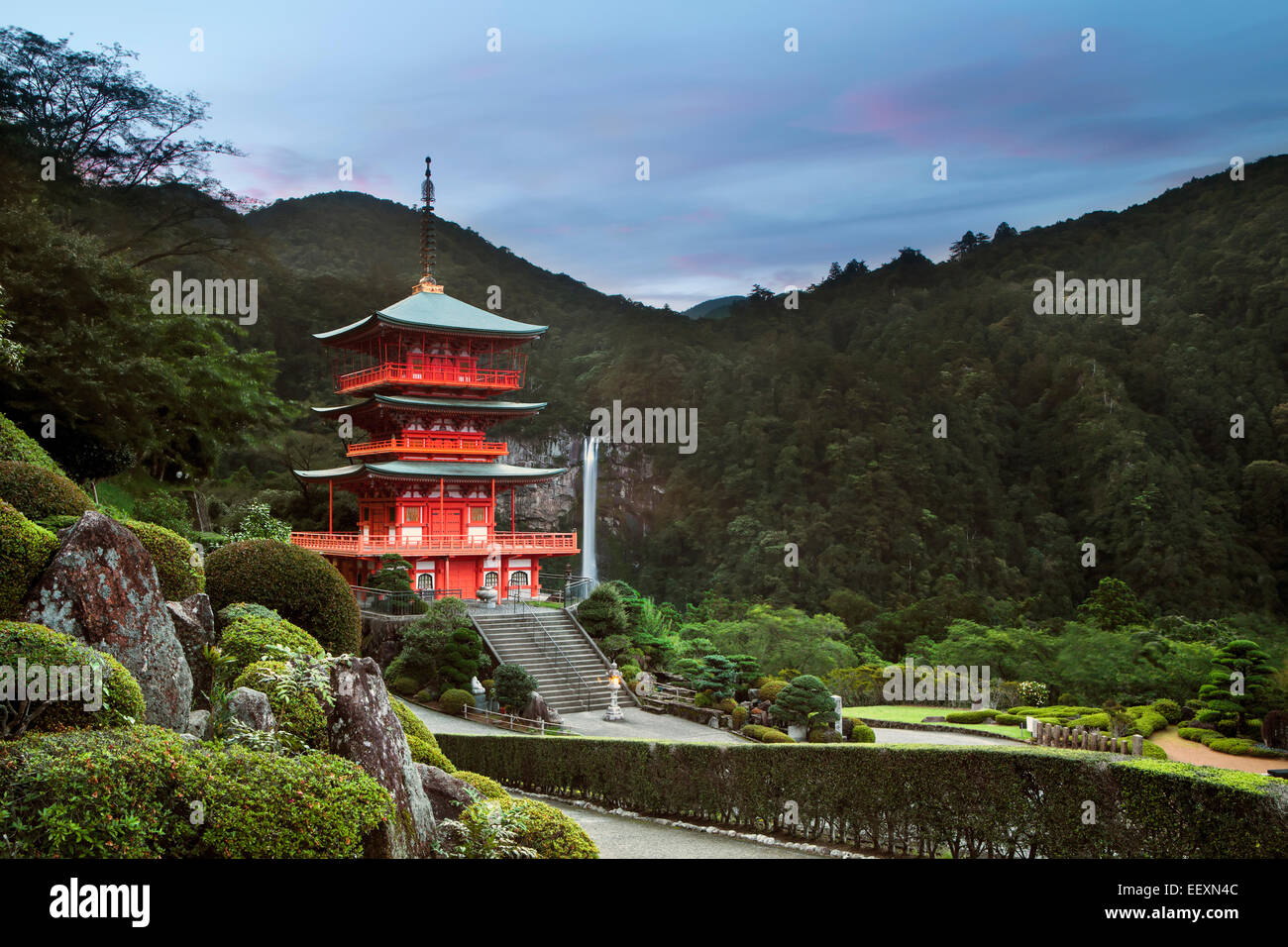 Temple rouge au Japon Banque D'Images