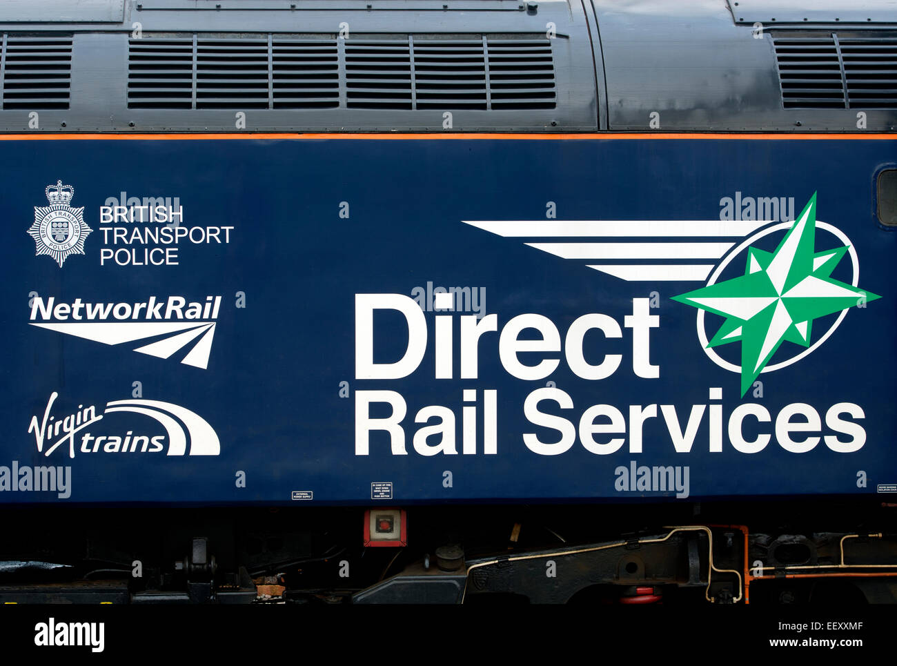 Détail de services ferroviaires directs 57 voleurs 'Câble diesel nous regardez vous' locomotive en livrée. Banque D'Images