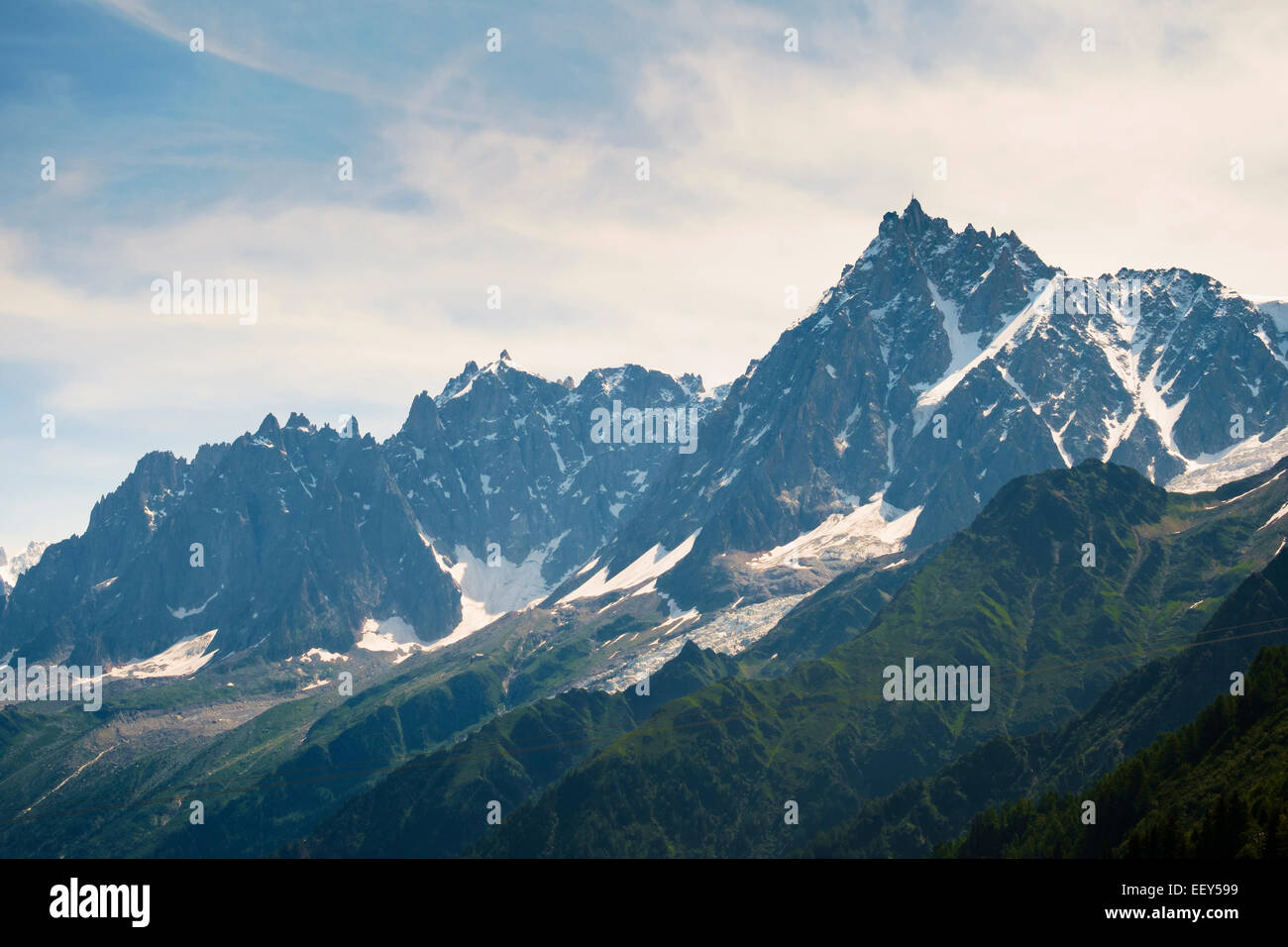 Aiguilles de Chamonix montagnes avec Aiguille du Midi, Rhône-Alpes, Haute-Savoie, Alpes, France, Europe Banque D'Images