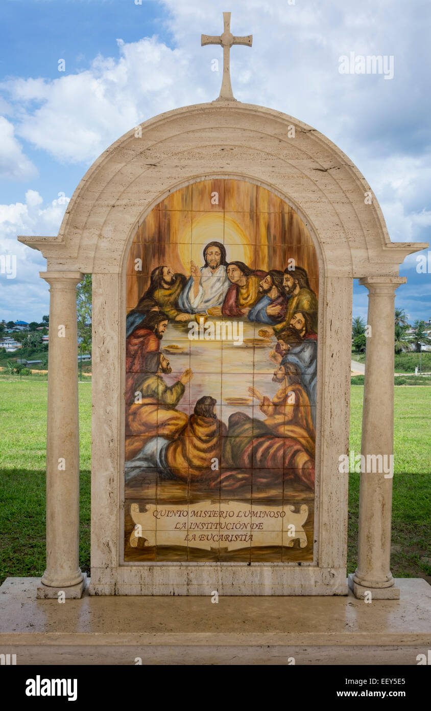 L'une des stations du chemin de croix de la basilique de l'Immaculée Conception à Mongomo, la Guinée équatoriale, l'Afrique de l'Ouest Banque D'Images